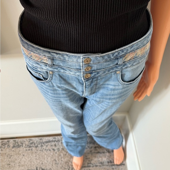 NEW WHBM Stylish Blue Denim Jeans With A Unique Design! - Picture 7 of 12